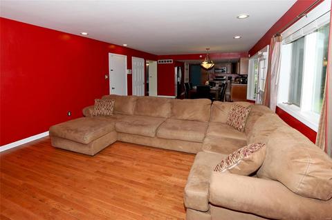 10067 Elba, Saint Louis, MO 63137 photo 16