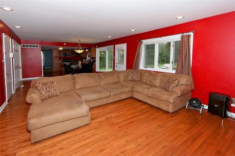 10067 Elba, Saint Louis, MO 63137 photo 15