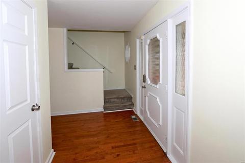 10067 Elba, Saint Louis, MO 63137 photo 3