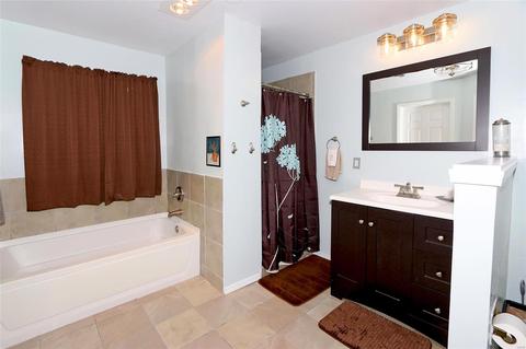 10067 Elba, Saint Louis, MO 63137 photo 20