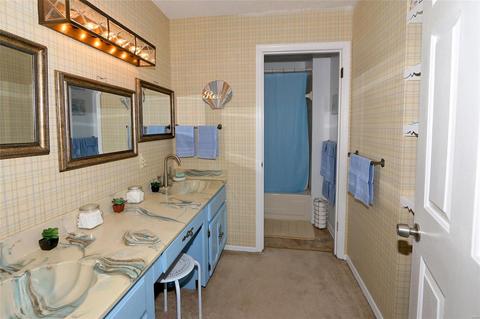 10067 Elba, Saint Louis, MO 63137 photo 26
