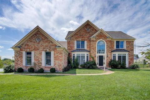 832 Heatherhaven Dr, Ballwin, MO 63011 photo 1