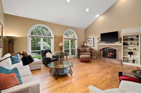 18 Waldens Pine Ct, Ballwin, MO 63011 photo 9