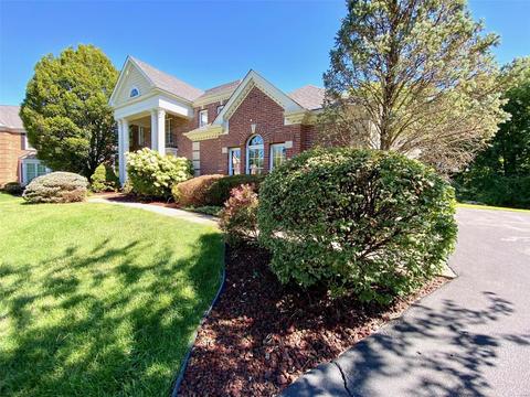 977 Kimswick Manor Ln, Ballwin, MO 63011 photo 3