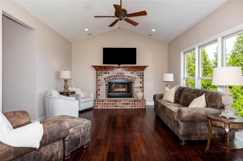 2425 Christopher View Dr, Saint Louis, MO 63129 photo 29