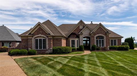 2425 Christopher View Dr, Saint Louis, MO 63129 photo 2