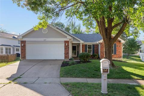 217 Baltray, Ballwin, MO 63021 photo 1