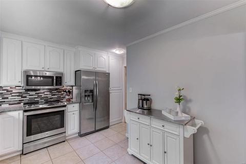 264 Village Creek Dr, Ballwin, MO 63021 photo 6
