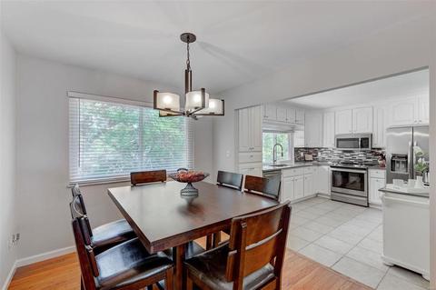 264 Village Creek Dr, Ballwin, MO 63021 photo 5