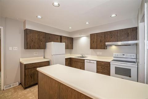 260 W Skyline Dr, Ballwin, MO 63011 photo 9