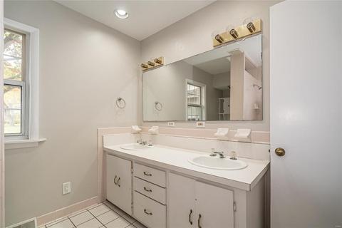 260 W Skyline Dr, Ballwin, MO 63011 photo 19