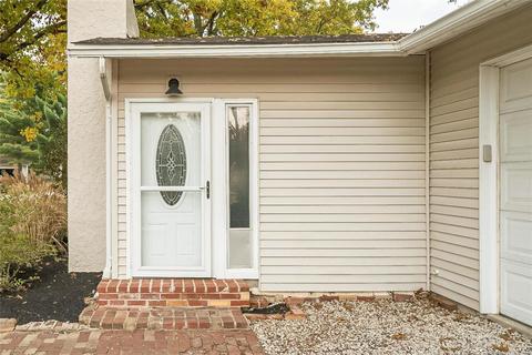 260 W Skyline Dr, Ballwin, MO 63011 photo 1