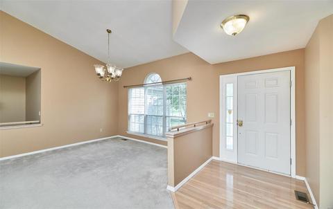 5725 Westchester Meadows Dr, Weldon Spring, MO 63304 photo 2
