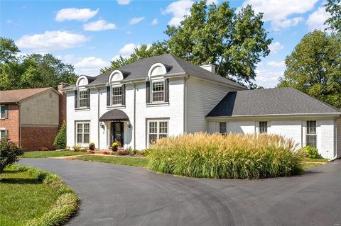 617 Golfview Dr, Ballwin, MO 63011 photo 2