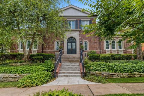 7744 Pershing Ave, Saint Louis, MO 63105 photo 1