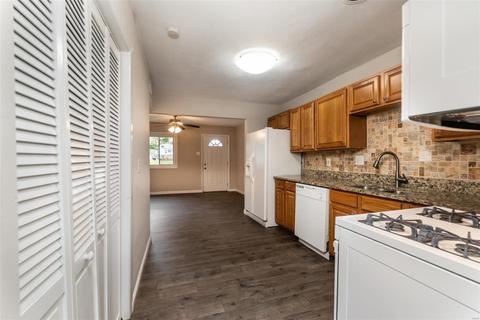 208 Lindy Blvd, Ballwin, MO 63021 photo 8