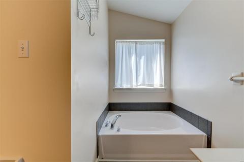 559 Brook Mdw, Ballwin, MO 63021 photo 29