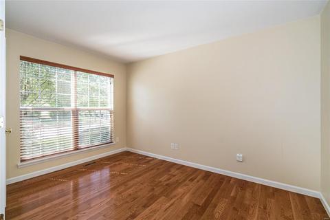 132 Baxter Commons Dr, Manchester, MO 63011 photo 9
