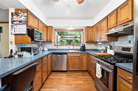 111 Windcliffe Dr, Ballwin, MO 63021 photo 5