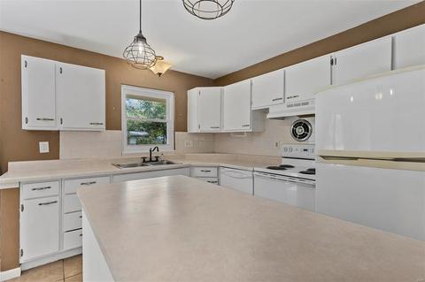 310 Brightsand, Manchester, MO 63011 photo 11
