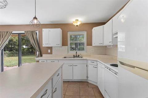 310 Brightsand, Manchester, MO 63011 photo 12