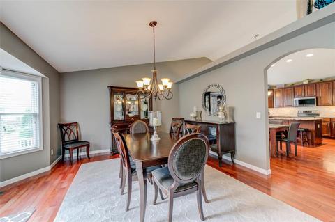 1581 Wainscott Dr, O'fallon, MO 63366 photo 9