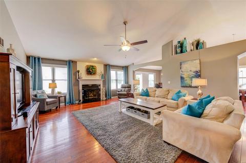 1581 Wainscott Dr, O'fallon, MO 63366 photo 4