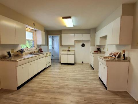 129 Lock Dr, Ballwin, MO 63011 photo 4