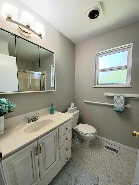 129 Lock Dr, Ballwin, MO 63011 photo 7