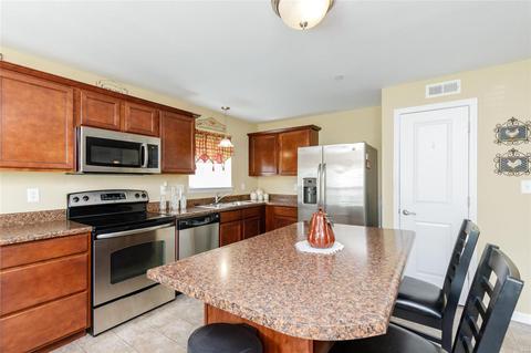 520 Bramblett Hls, O'fallon, MO 63366 photo 5