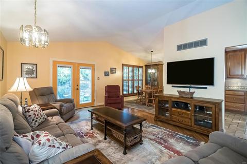 153 Holly Green Dr, Ballwin, MO 63021 photo 3