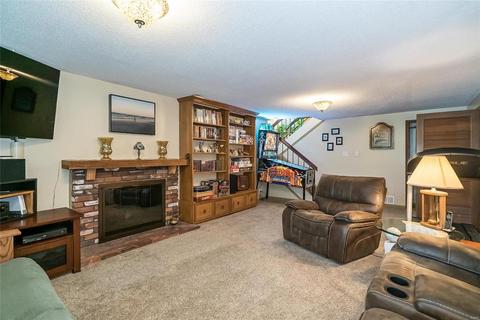 153 Holly Green Dr, Ballwin, MO 63021 photo 16