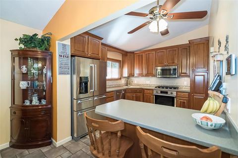 153 Holly Green Dr, Ballwin, MO 63021 photo 6