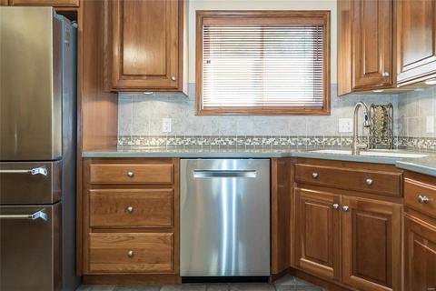 153 Holly Green Dr, Ballwin, MO 63021 photo 8
