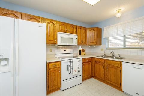 421 Winter Park Dr, O'fallon, MO 63366 photo 8