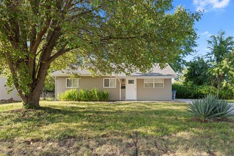504 Prince David Dr, O'fallon, MO 63366 photo 2