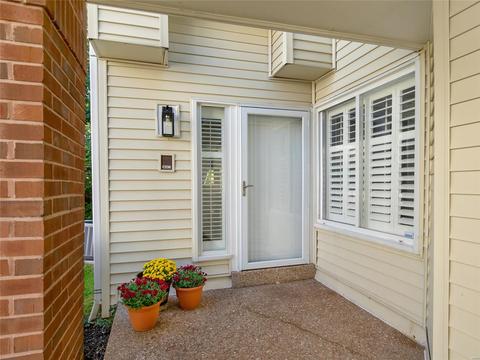 55 Ridgeview Circle Ct, Ballwin, MO 63021 photo 2