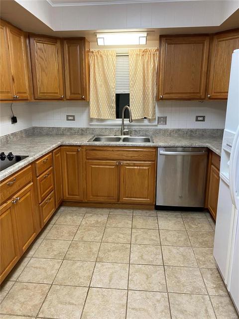 308 Hillcrest Blvd, Ballwin, MO 63021 photo 4