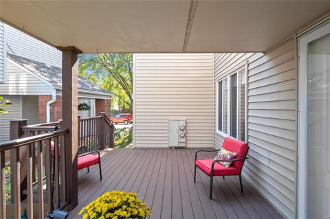 1860 Ridgeview Circle Dr, Ballwin, MO 63021 photo 2