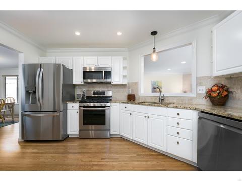 1714 Highview Cir, Ballwin, MO 63021 photo 9