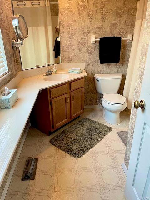 1440 Whispering Crk, Ballwin, MO 63021 photo 25