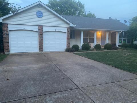 800 Dunraven, Manchester, MO 63021 photo 1