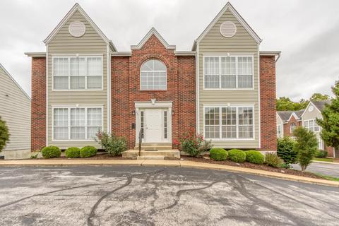 1344 Highland Oaks Dr #B, Ballwin, MO 63021 photo 2