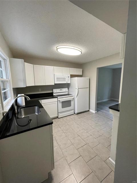 413 Hillcrest Blvd, Ballwin, MO 63021 photo 9