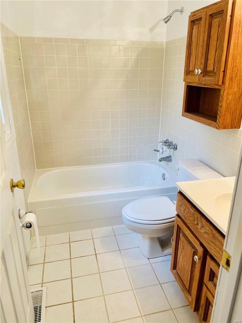26 Roland Ave, Ballwin, MO 63021 photo 14