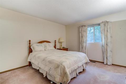26 Roland Ave, Ballwin, MO 63021 photo 12