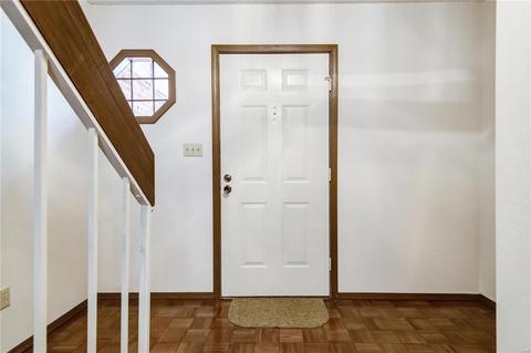 1426 Tahoe Valley Ct, Ballwin, MO 63021 photo 2