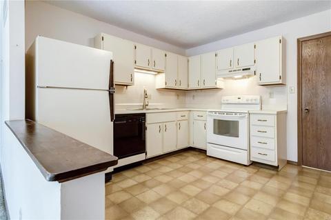 1426 Tahoe Valley Ct, Ballwin, MO 63021 photo 7