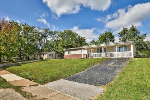 258 Ramsey Ln, Ballwin, MO 63021 photo 2