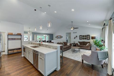 956 Westrun Dr, Ballwin, MO 63021 photo 8